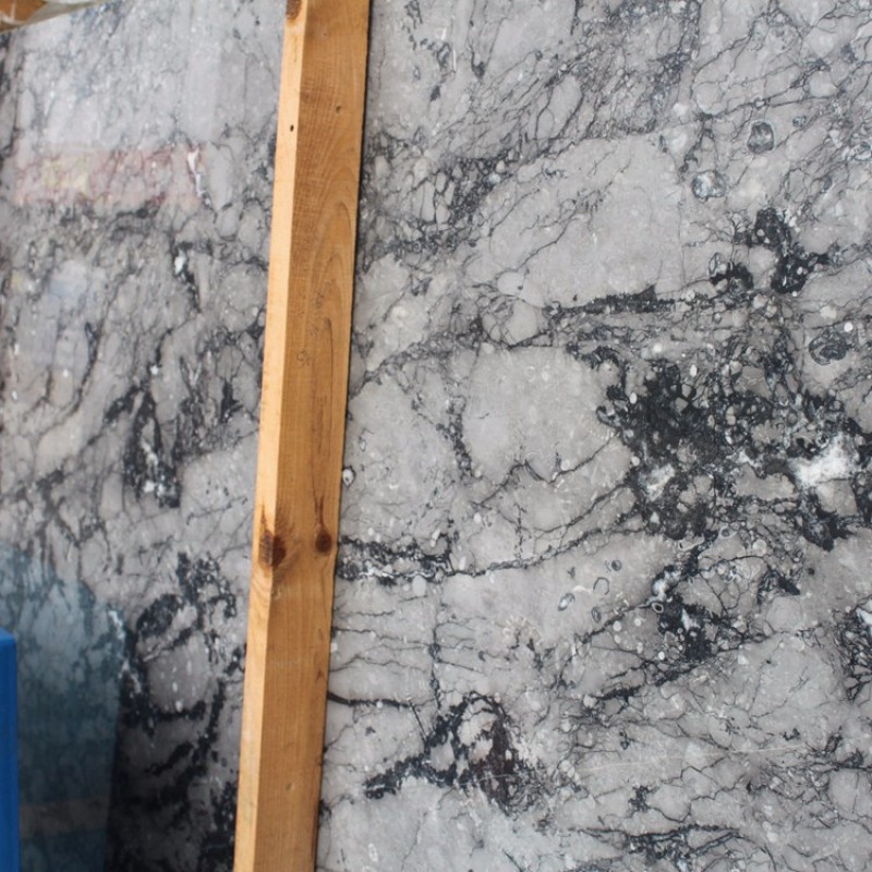 China Manufacturer Grey Wolf Marble Slabs And Blocks For Sale